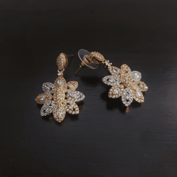 BALLOTA EARRINGS FOR GIRLS.