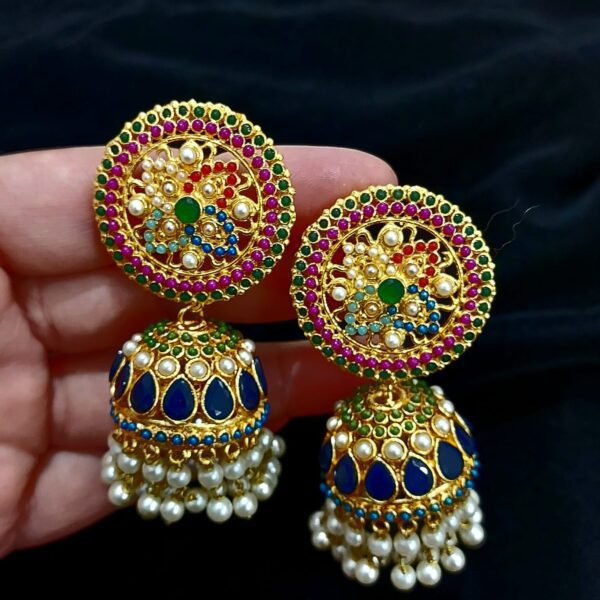 MINHA MULTI GOLD PLATED JHUMKA EARRING.