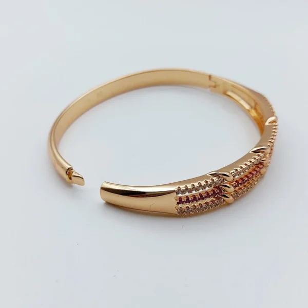 ZAHRA BRACLET.