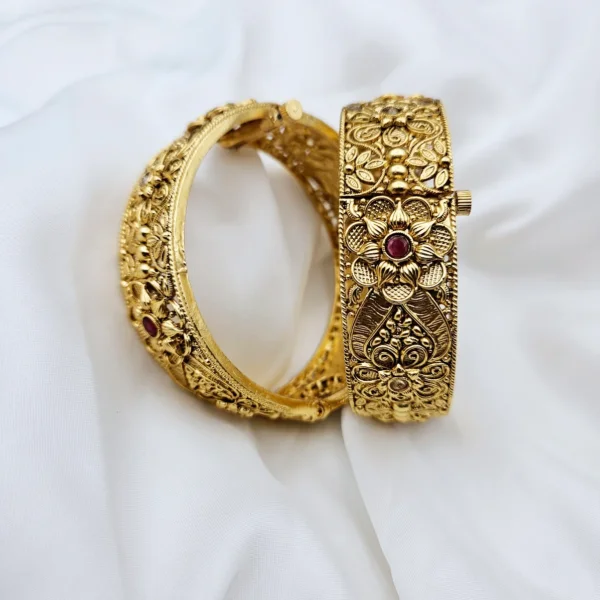 ABIHA BANGLES