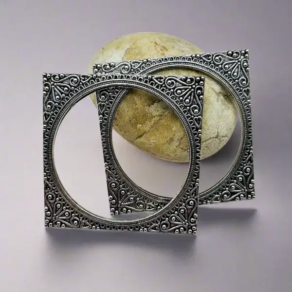 SQUARE BANGLES