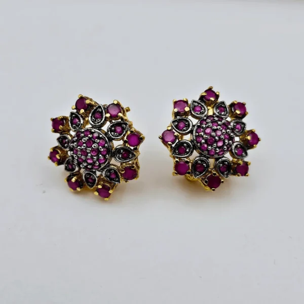 IRZA STUD EARRINGS.